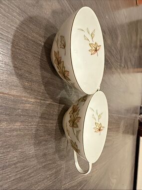 Norcrest white Porcelain Teacup Set with Gold-Trimmed Leaf Motif 8:2